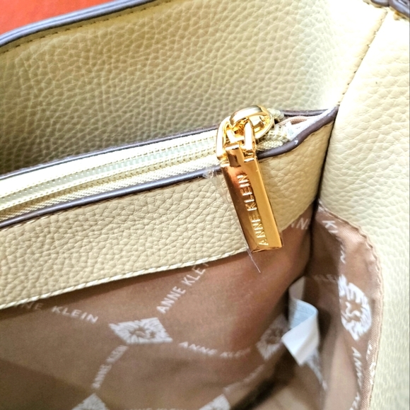 New, Anne Klein tote bag color oatmeal - Picture 5 of 8